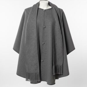 Capchatex Alpaca Poncho Womens One Size Wrap Grey Button Front Scarf
